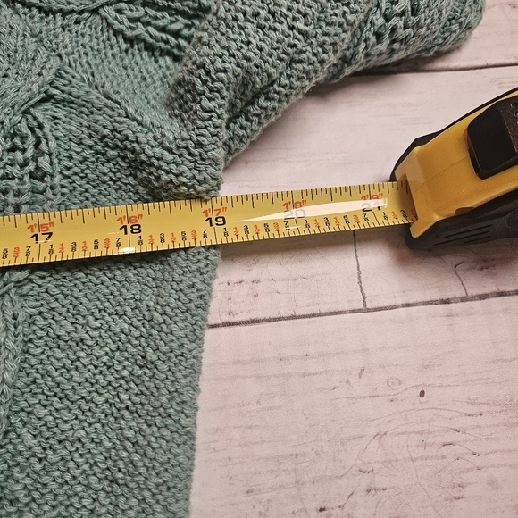 J Jill Sage Green Cable Knit V Neck Size Medium - Picture 5 of 8